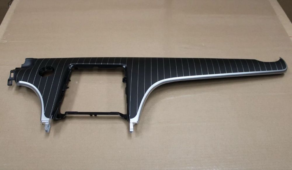 Mercedes w206  конзола + табло черно дърво