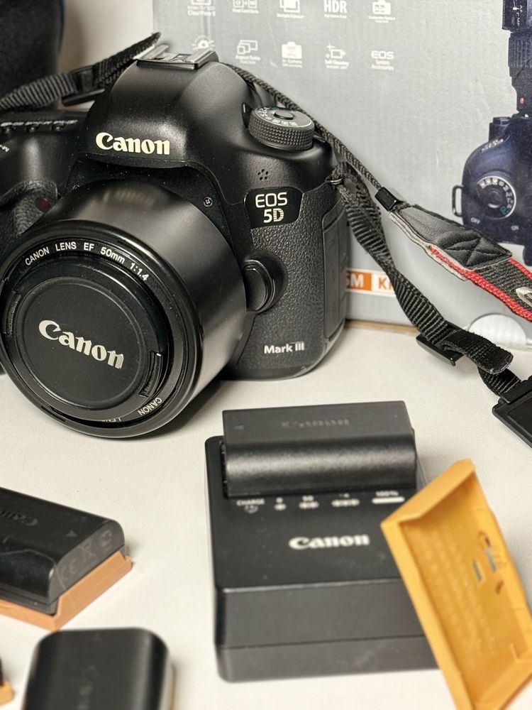 Продам фотоаппарат Canon EOS 5D Mark lll + объектив+флешка 64гб
