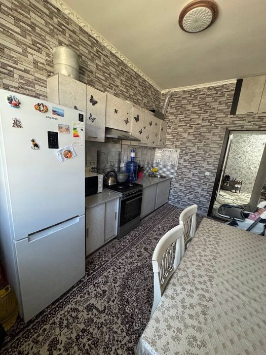 Zarafshon shahar 14mkr 26dom 38kv 1xonali uy srochno sotiladi