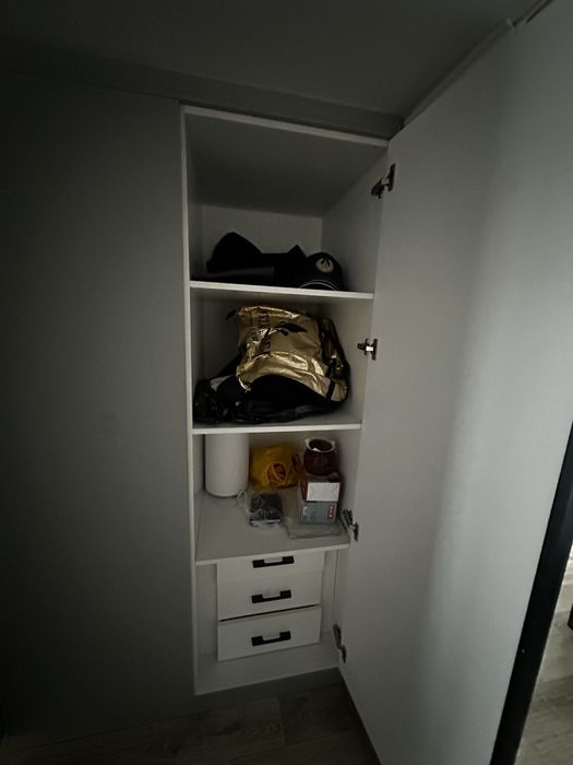 Шкаф в идеальном состоянии!