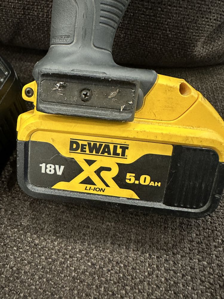 Акумулаторен ударен винтоверт DEWALT DCD785