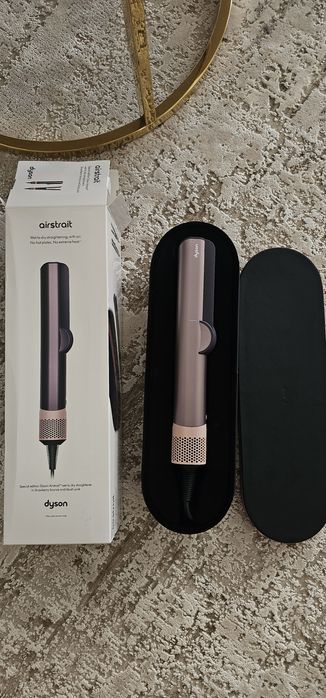 Dyson Airstrait NOU