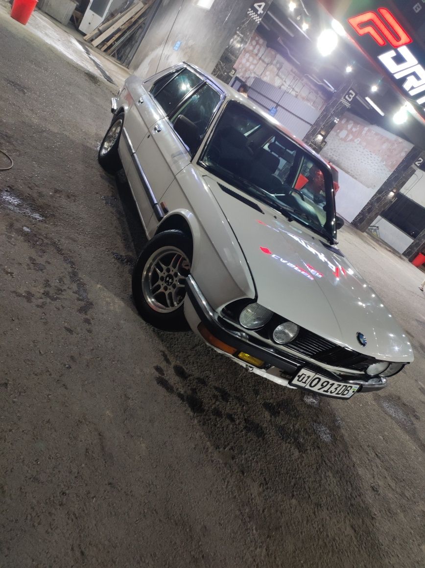 Продам БМВ е28 3.0