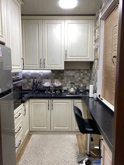 Продается 10 квартал новый 
3/1/4
Балкон 1.5х3 
Тип строительный панел