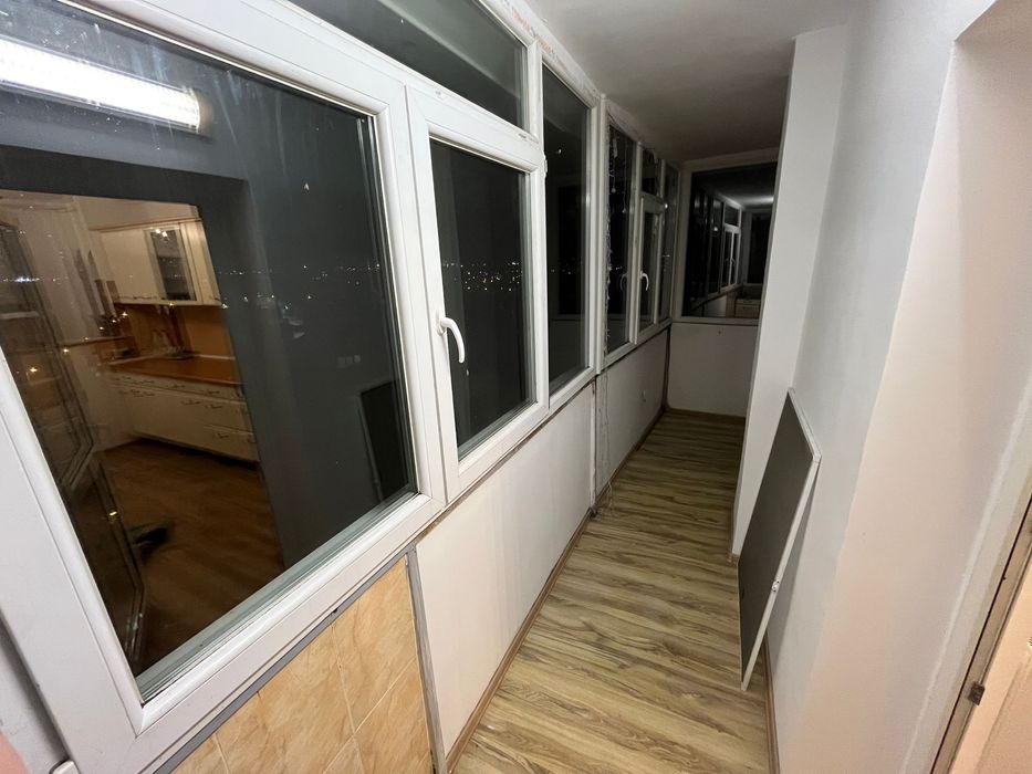 Apartament central Open space zona Caraiman de închiriat