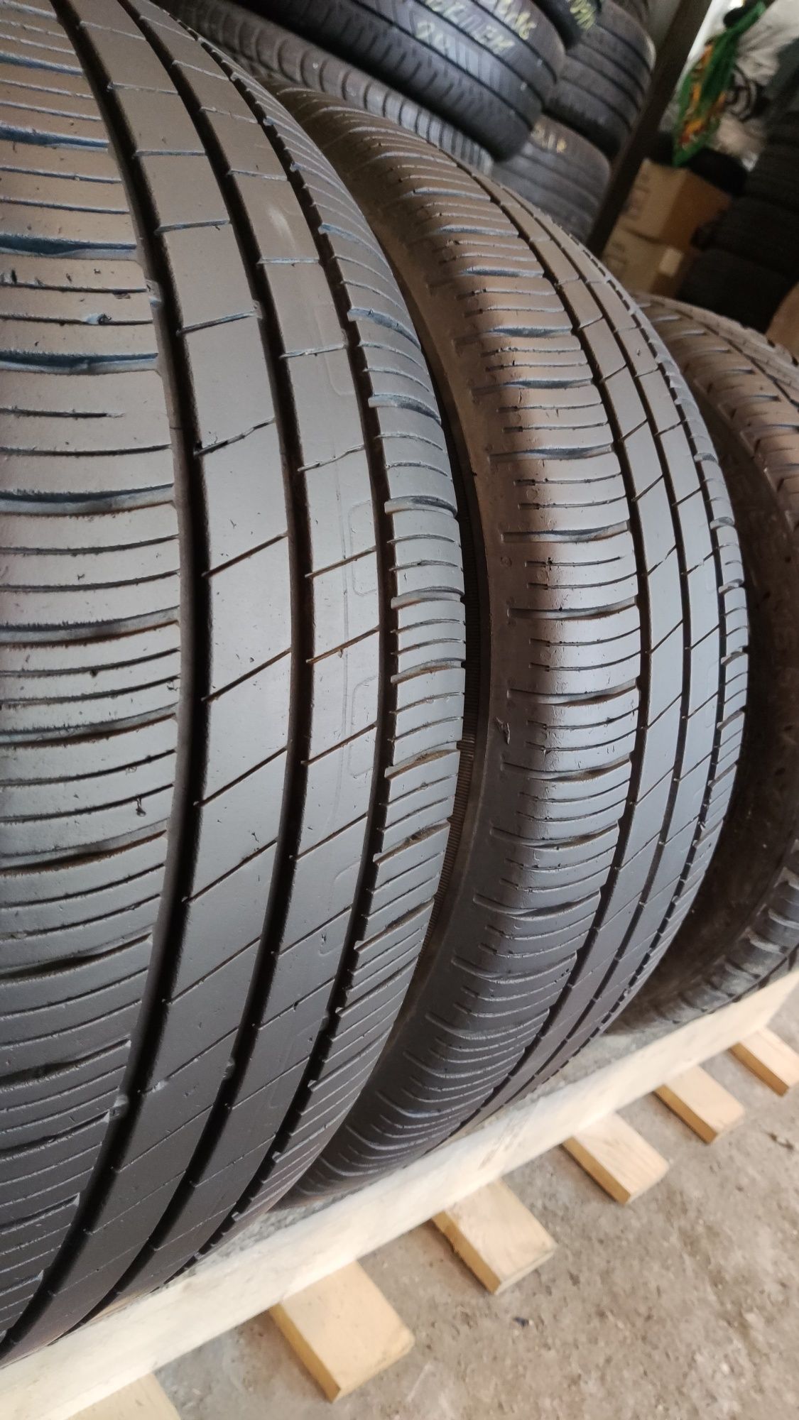 2бр летни гуми 205/55/16 Goodyear Efficient Grip Performance 
7mm грай