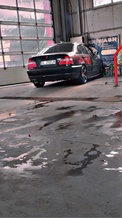 Dezmembrez bmw e46 sau vand intreg