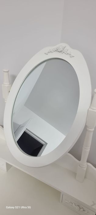 Set machiaj cu masuta oglinda si scaun