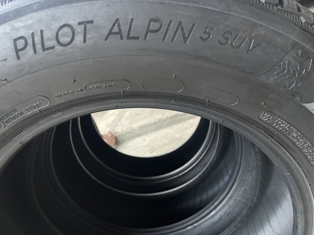 4 anvelope de iarna Michelin 255/60/18