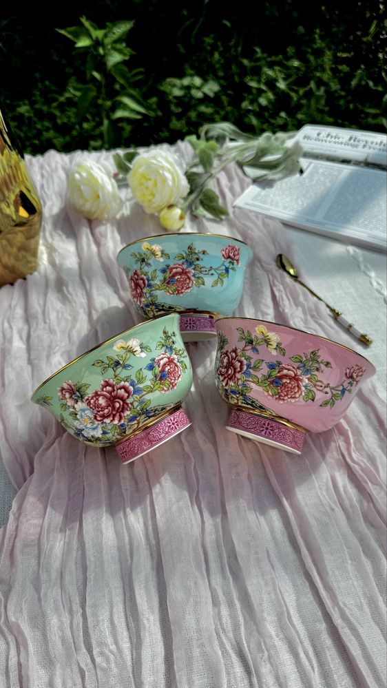 Яркие Пиалы из костяного фарфора с пионами. 6 расцветок