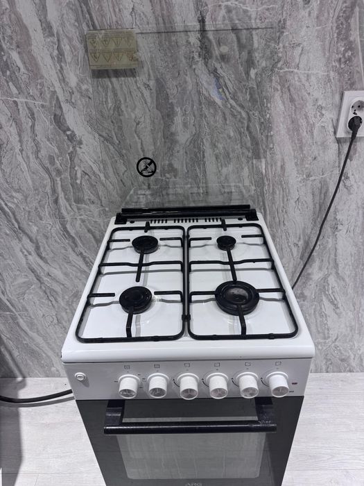 Продам газ плиту