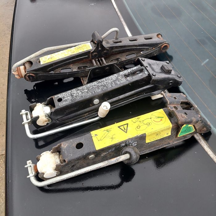 Крик за Мерцедес, Форд от 30 лв