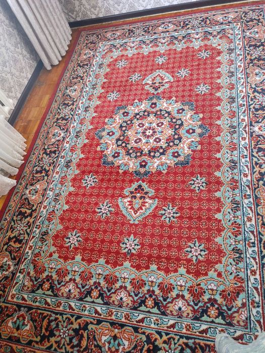 Gilam sotiladi   2/3 li