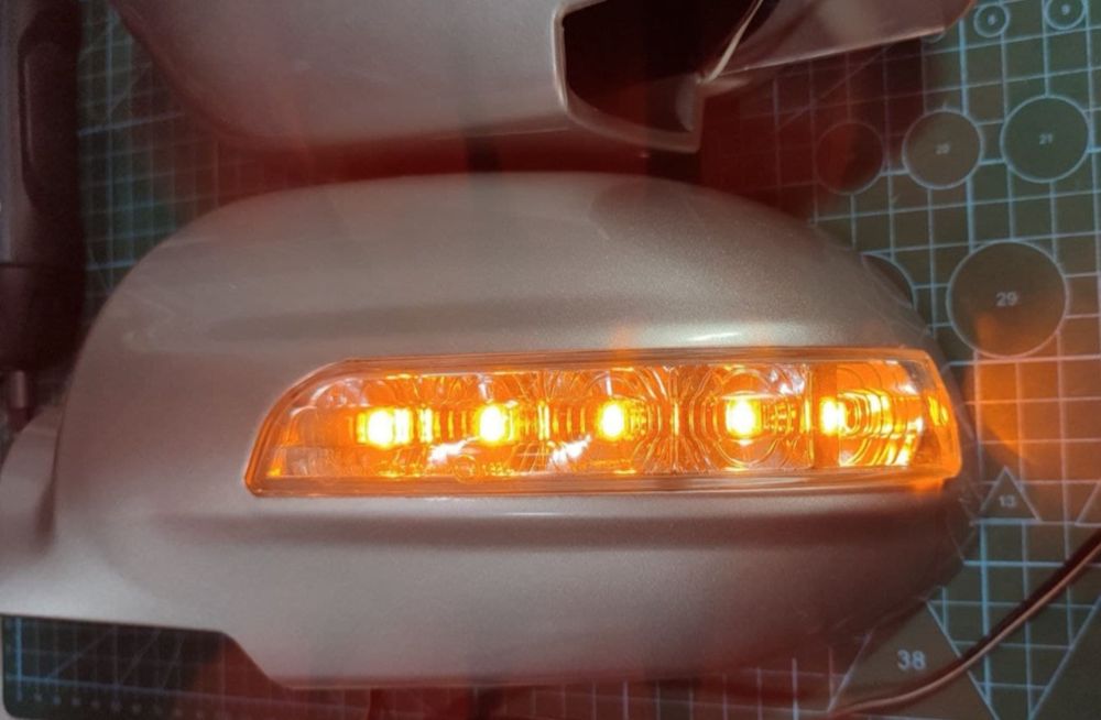 Крышки с поворотниками на Lacetti , цвет GAN