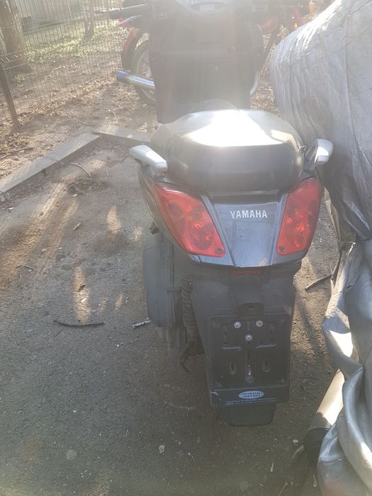 Dezmembrez scuter yamaha xmax 250