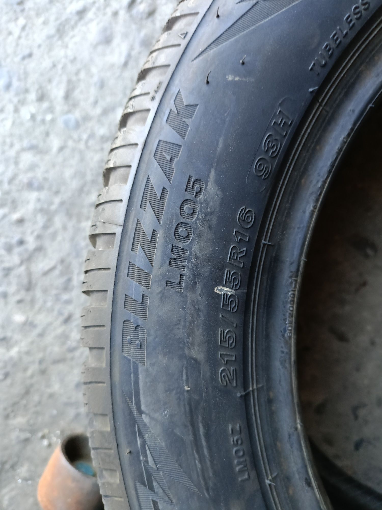 Зимни гуми -2022г.-16цола-215/55-1бр.-110лв."BRIDGESTONE"