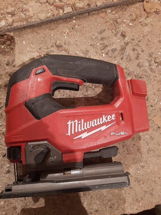 Milwaukee pendula  fuel fjs ca nou