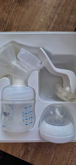 Ръчна помпа за кърма. Philips Avent. Използвана. Подарък към помпата