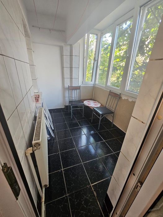 Inchiriez apartament 3 camere