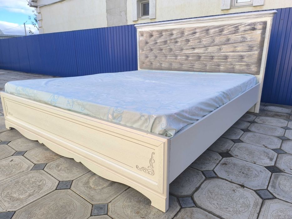 Тахта с матрасом