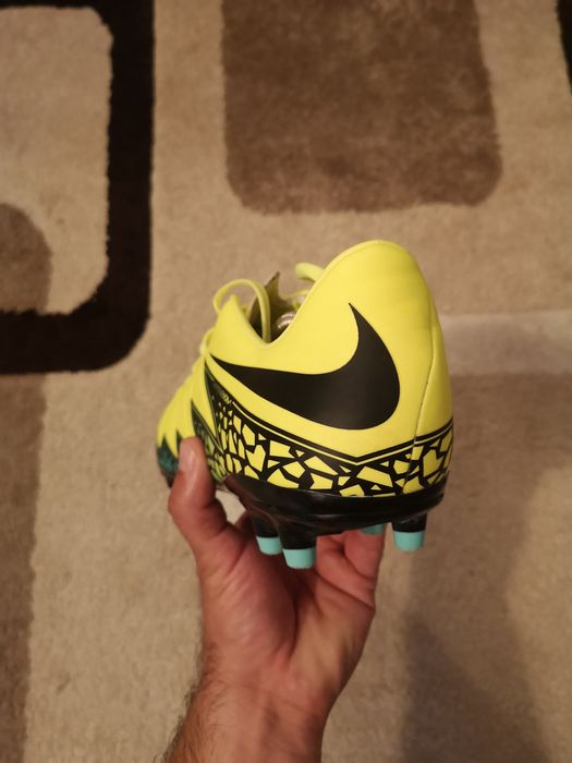 Vând ghete de fotbal Nike Hypervenom în stare impecabilă
Nr 45
Preț 2