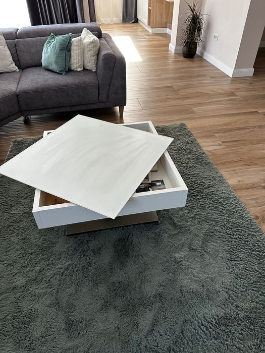 Masuta de cafea Novel