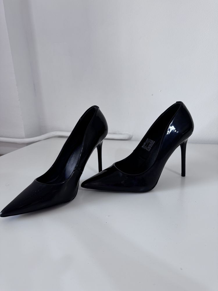 Pantofi negri new yorker
