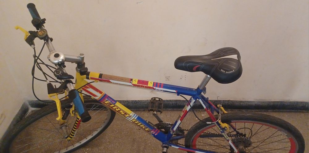 Vând bicicletă first bike!