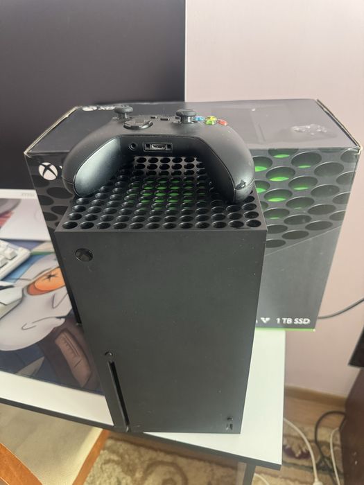 Игровая приставка Xbox Series X 1Tb SSD