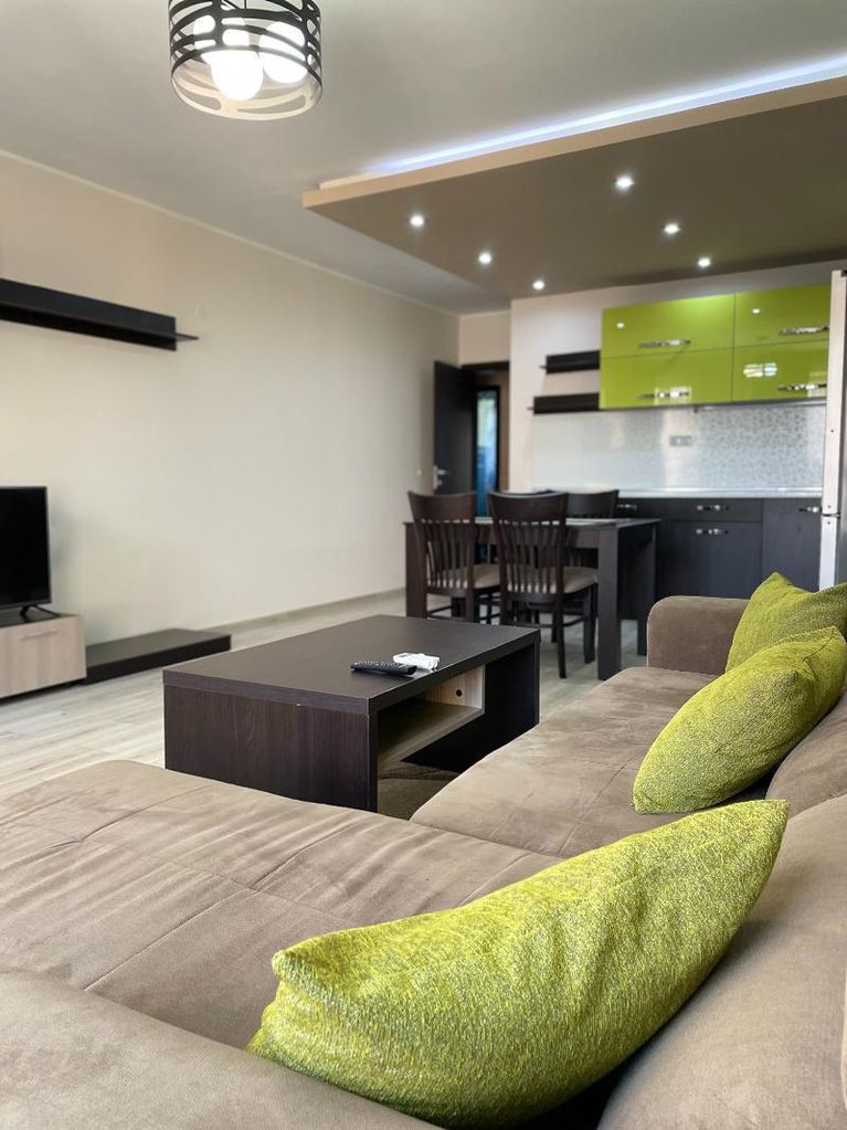Дава се под наем Двустаен апартамент в Пловдив, Каменица 1 - 75 кв.м за 562 € - Снимка #1