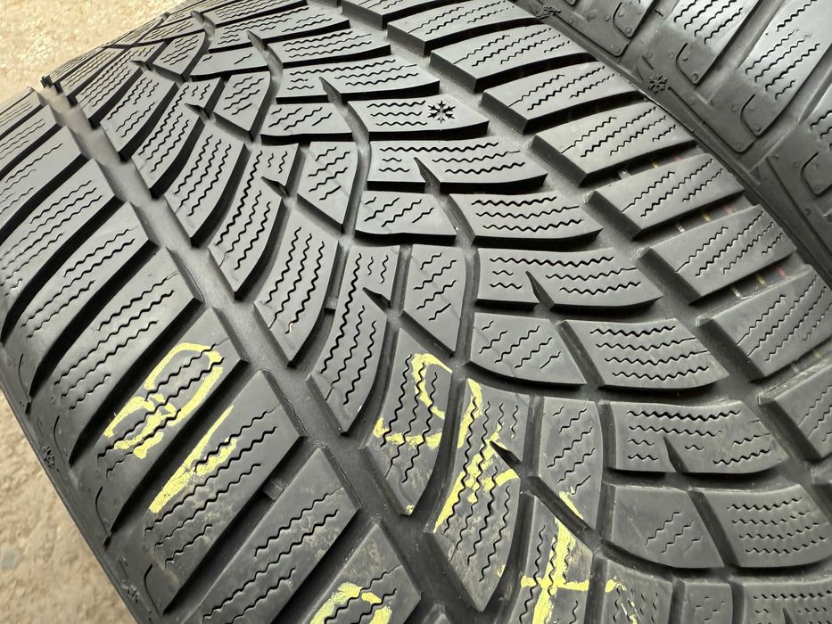 2x Anvelope Iarna 225/40 R18 - GoodYear Ultra Grip Performance Gen.1