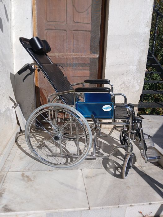 Специализирана инвалидна количка