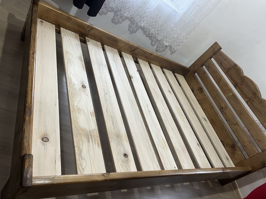 Pat Din Lemn Masiv
