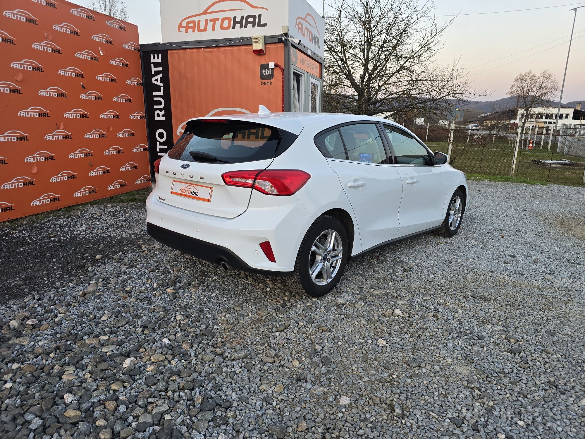 Ford Focus HATCHBACK Finantare Rate-Credit