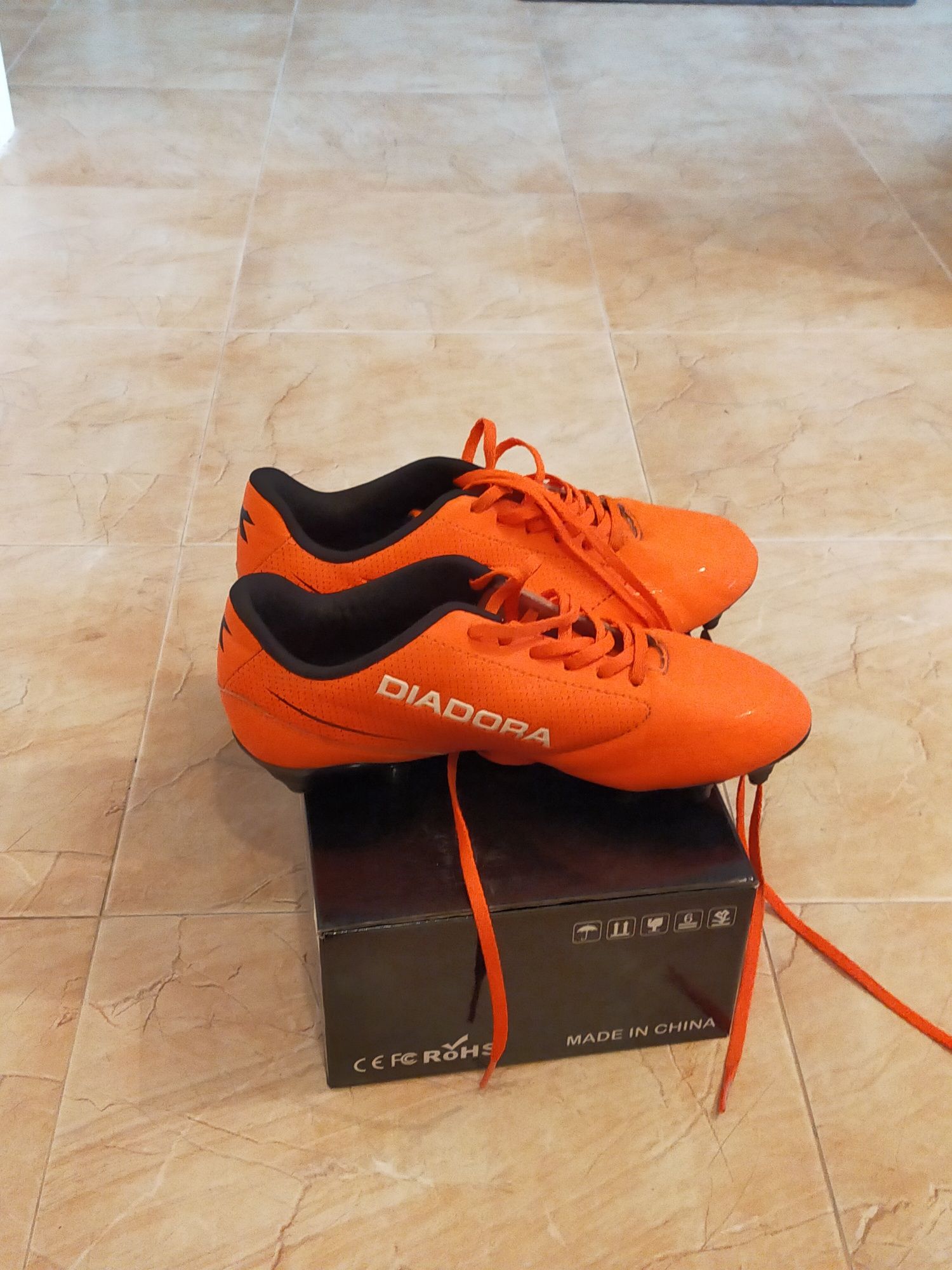 Футболни обувки Diadora