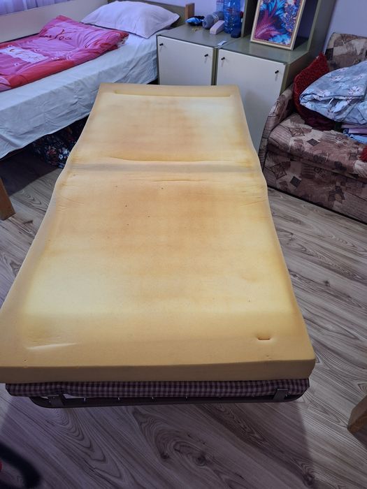 Сгъваемо легло с допълнително към него дунапренов матрак