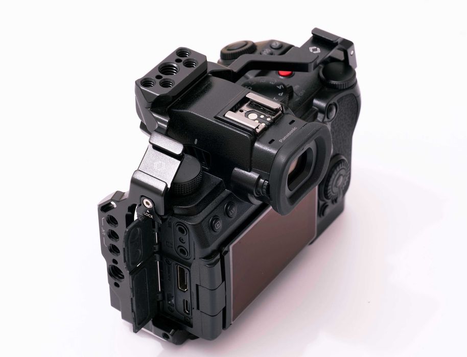 Panasonic Lumix S5II-X + Small Rig cage