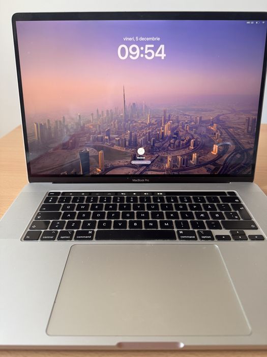 Macbook Pro 16” / 2019 / i7 / 500 GB