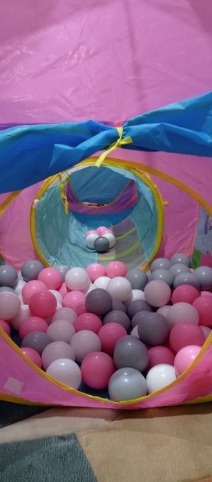 Детские игровые две палатки, соединённые тоннелем с шарами