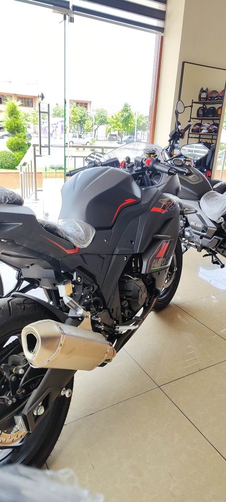 Kredit Мотоцикл 400 куб injector ABS suvlik sõvitish tizimi 2 cilindr