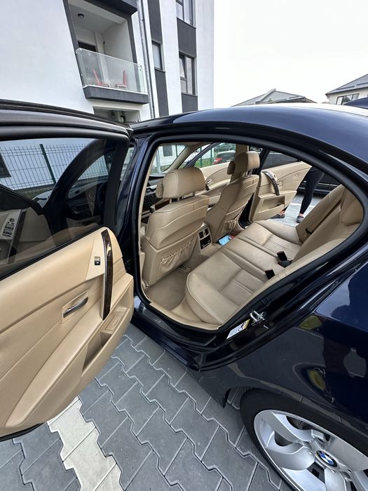 BMW Seria 5, E60 - 525i - 192CP