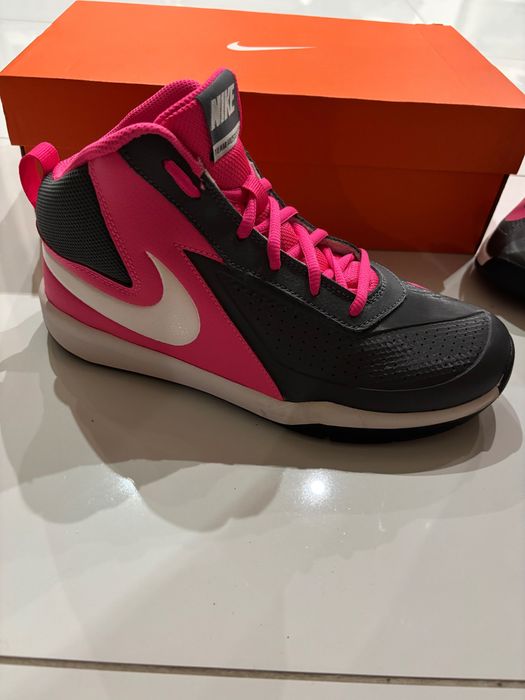 Дамски спортни обувки Nike