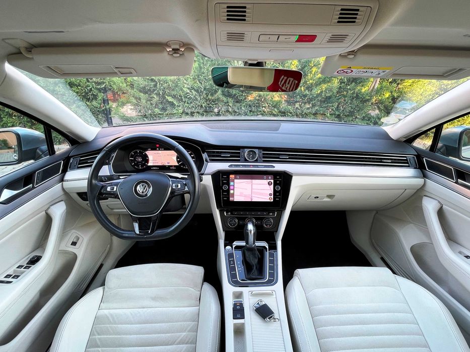 Volkswagen Passat ELEGANCE 2.0 TDI 2019 Cockpit DSG FULL OPTIONS