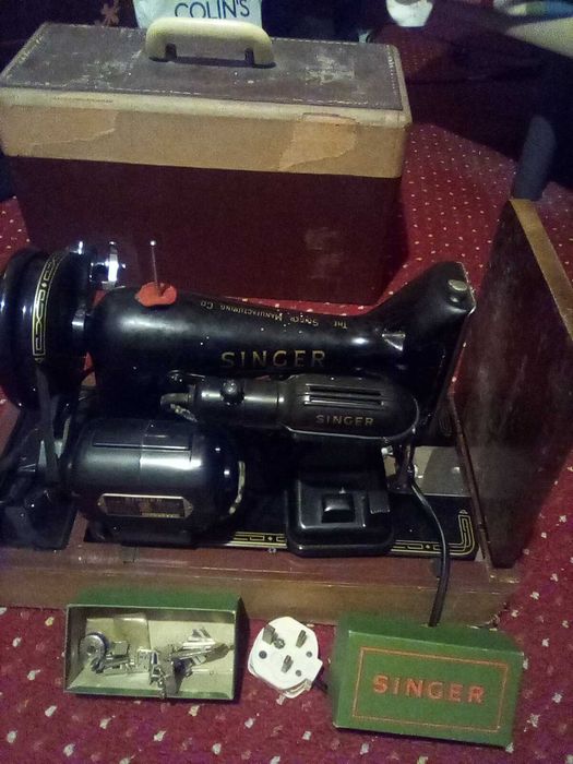 Masina de cusut Singer Electrica