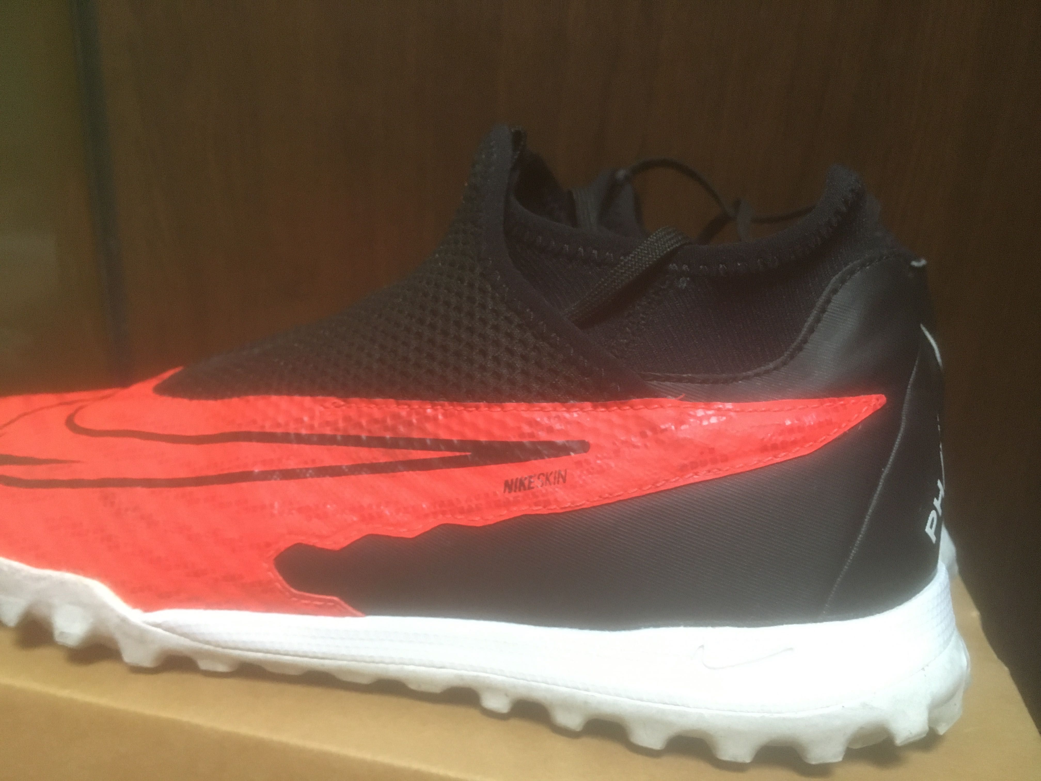 Nike phantom 42.5