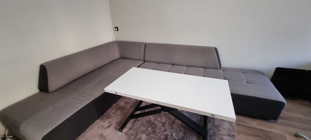 Ъглов голям диван