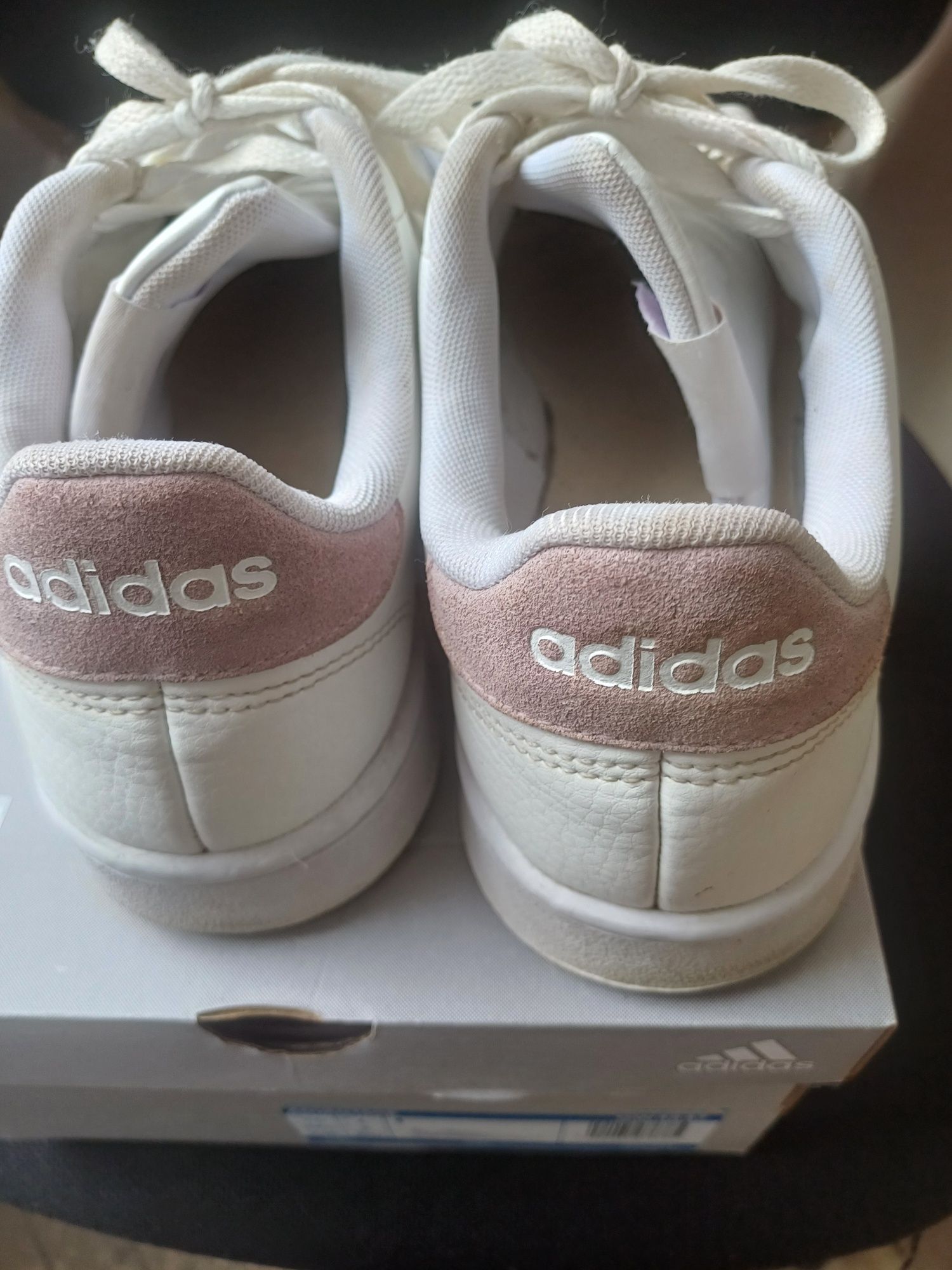 Дамски кецове Adidas 39 1/3