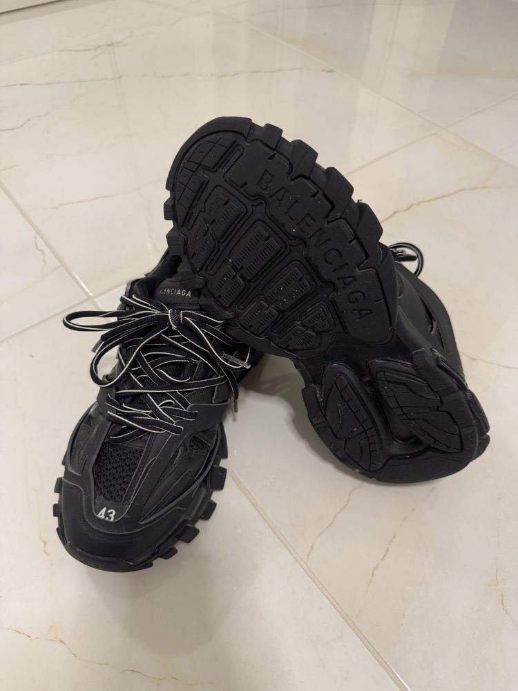 Balenciaga Track