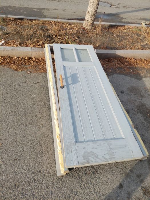 Продам дверь деревянную