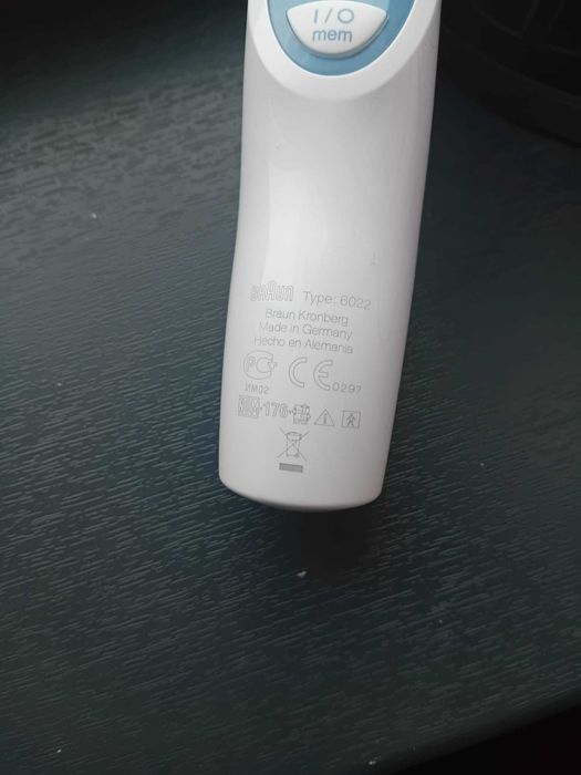 Termometru infrarosu Braun Thermoscan. Pret 100 lei